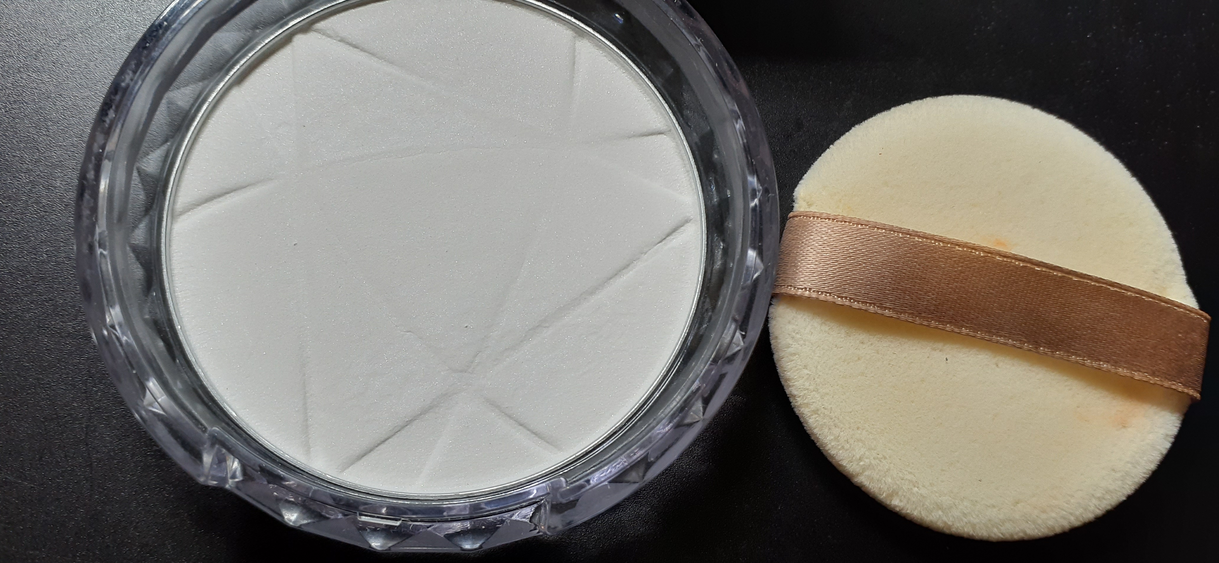 毛穴レスパウダー/CEZANNE/プレストパウダーを使ったクチコミ（2枚目）