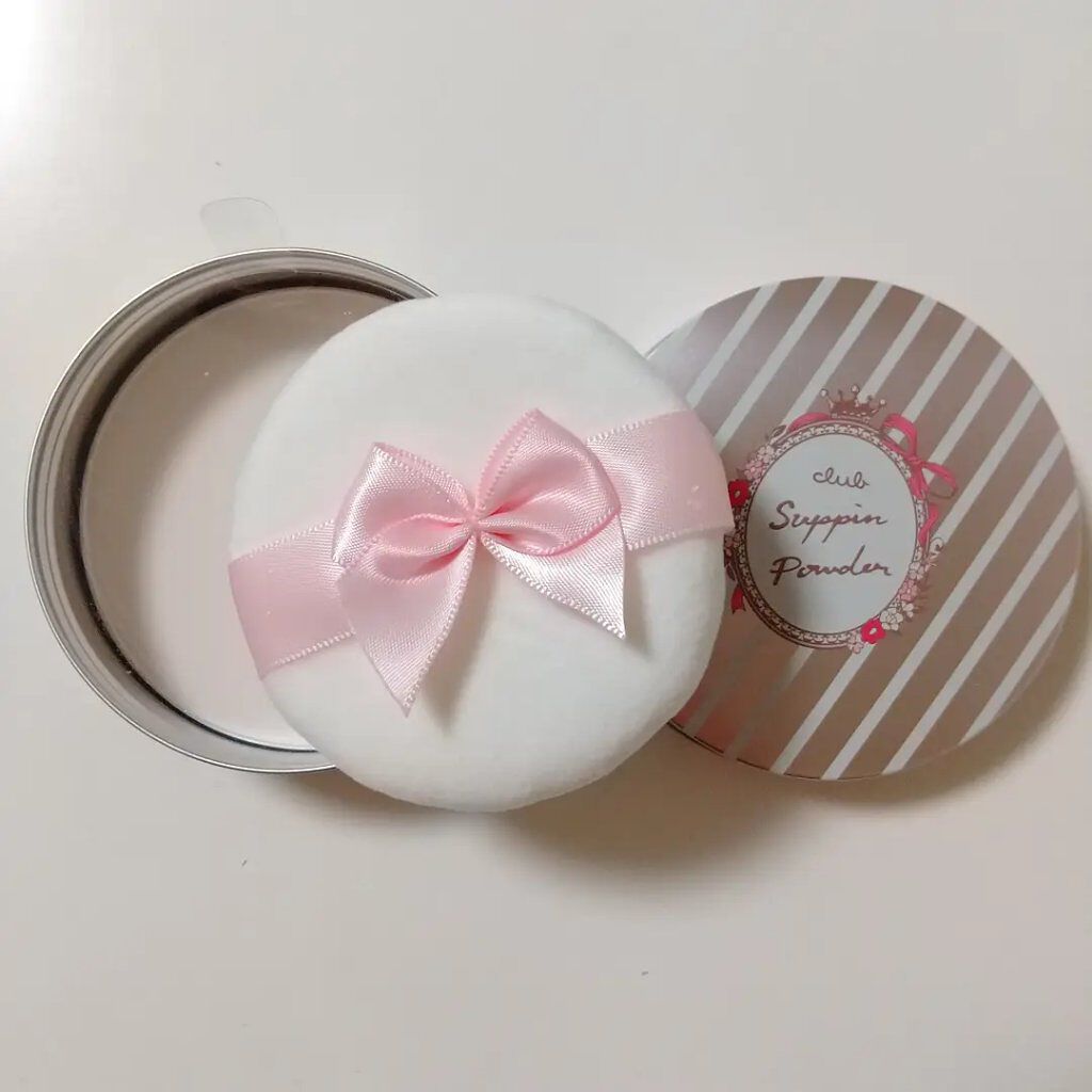 すっぴんパウダー  パステルローズの香り/クラブ/プレストパウダーを使ったクチコミ（3枚目）