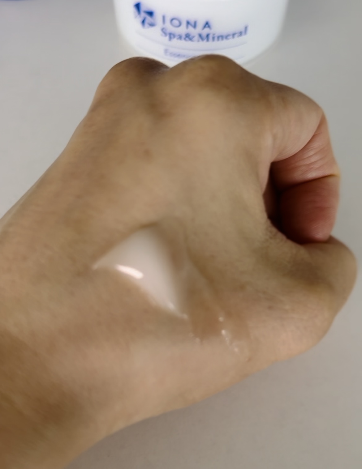 スパ＆ミネラル エッセンス ジェル/IONA/フェイスクリームを使ったクチコミ（2枚目）
