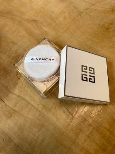 GIVENCHY ブラン ディヴァン ブライトニング ルース パウダーのクチコミ「愛用パウダーが廃盤になり、ずっとパウダー迷子でしたが、ようやくこれ！と思うものに出会えてなかっ.....」（2枚目）