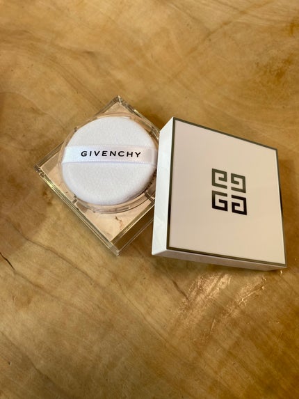 GIVENCHY ブラン ディヴァン ブライトニング ルース パウダーのクチコミ「愛用パウダーが廃盤になり、ずっとパウダー迷子でしたが、ようやくこれ!と思うものに出会えてなかっ.....」(2枚目)