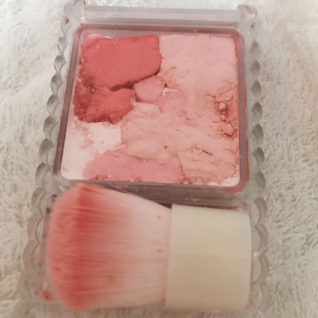 マットフルールチークス 02 マットガーリーローズ/キャンメイク/パウダーチークを使ったクチコミ（2枚目）