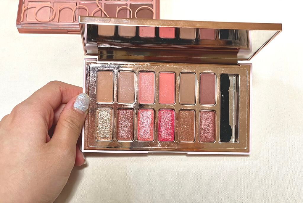 バレンタインボックス3ローズモーメント/VAVI MELLO/アイシャドウパレットを使ったクチコミ(4枚目)