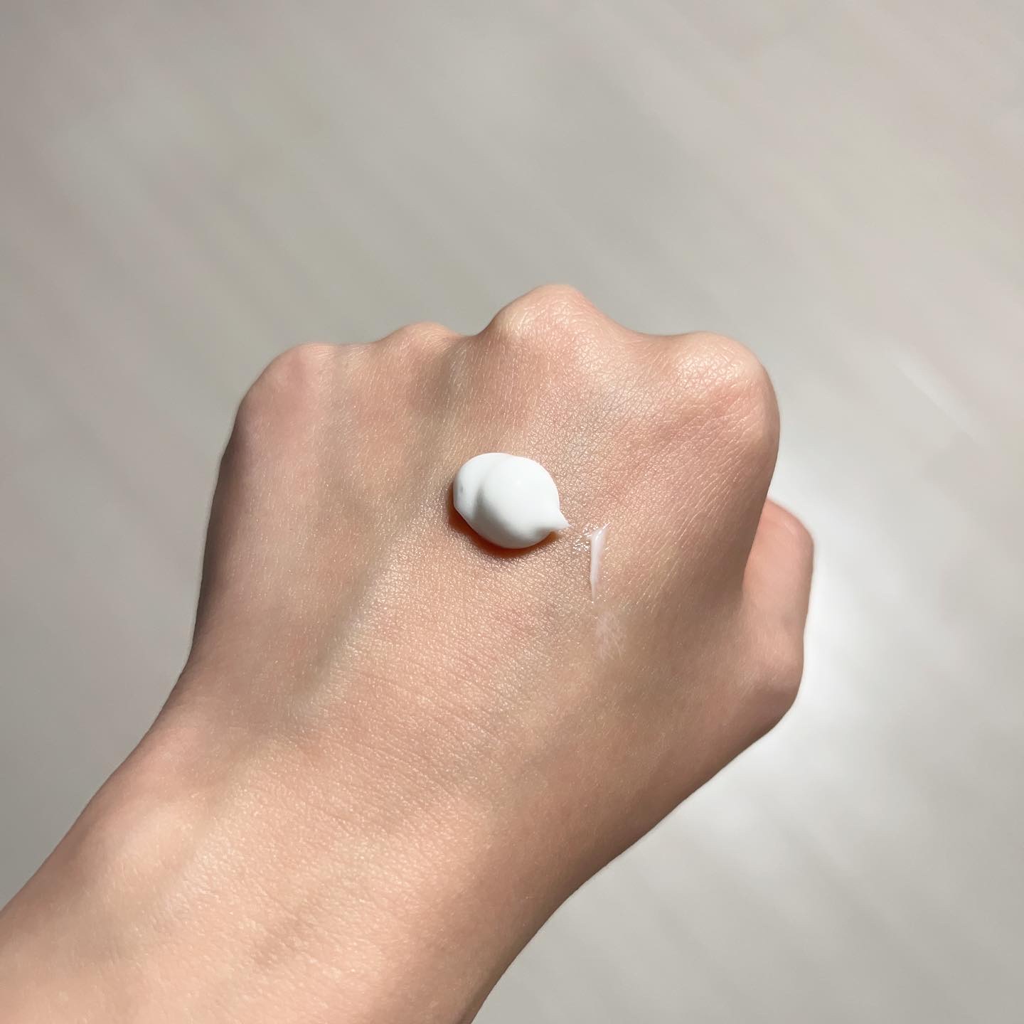 モイスチャーホワイトクリーム/ママバター/ボディクリームを使ったクチコミ（2枚目）