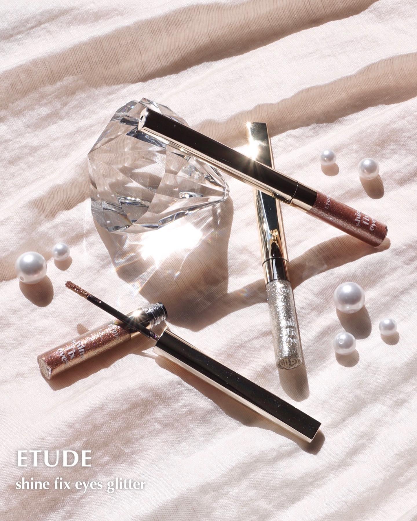 シャインフィックス アイズグリッター 星屑のシャンパン/ETUDE/グリッターを使ったクチコミ（2枚目）