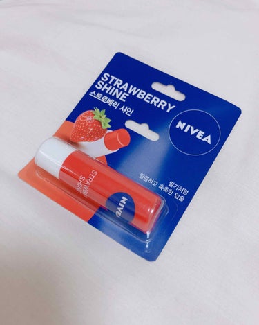 ニベア リップケアシャインシリーズ(韓国限定)/NIVEA(海外)/リップケア・リップクリームを使ったクチコミ（2枚目）