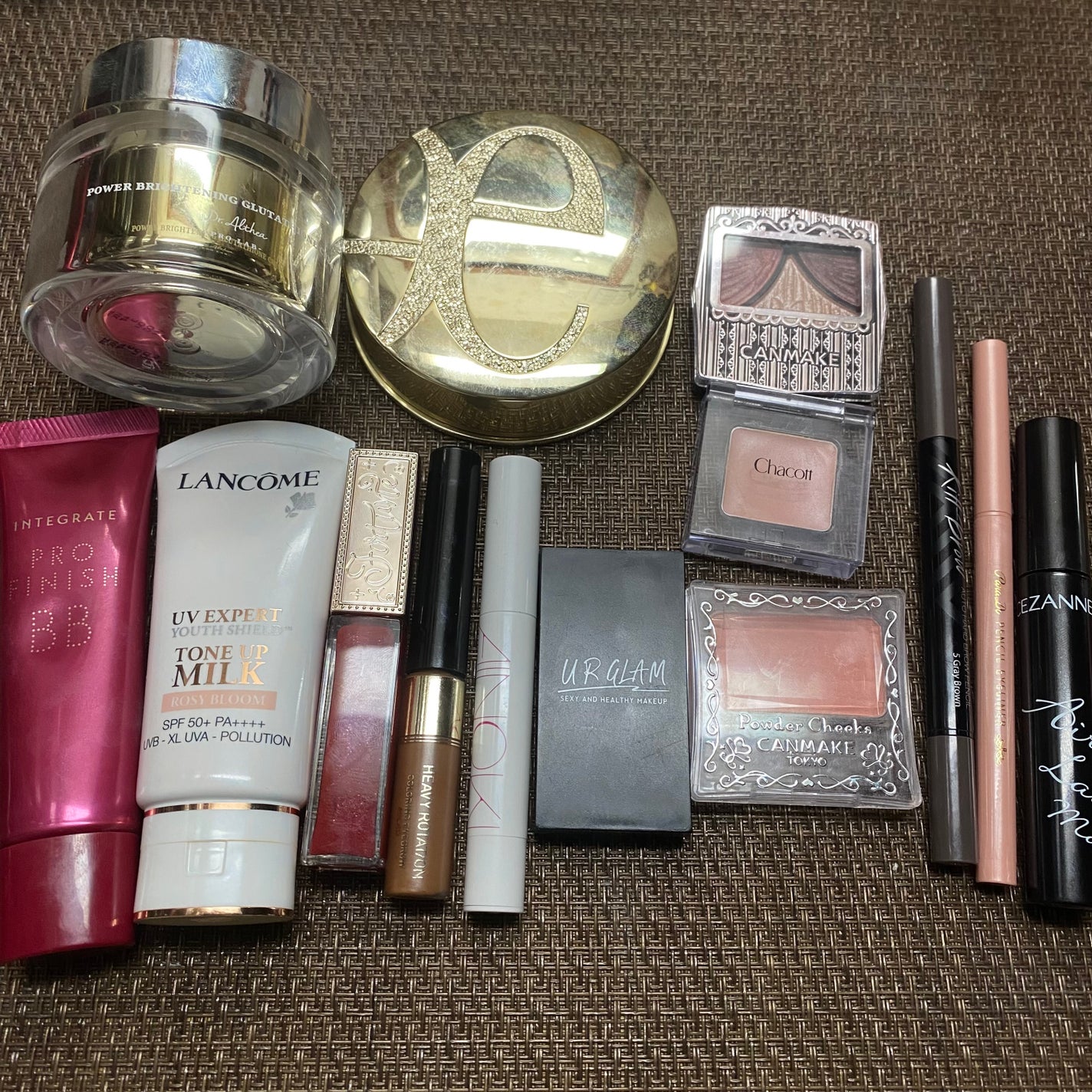 ジューシーピュアアイズ/キャンメイク/アイシャドウパレットを使ったクチコミ(3枚目)