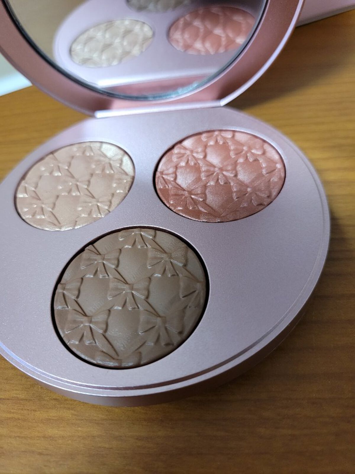 エファベセンス エクストラ ディメンション フェイス コンパクト ディープ/M・A・C/パウダーチークを使ったクチコミ（2枚目）