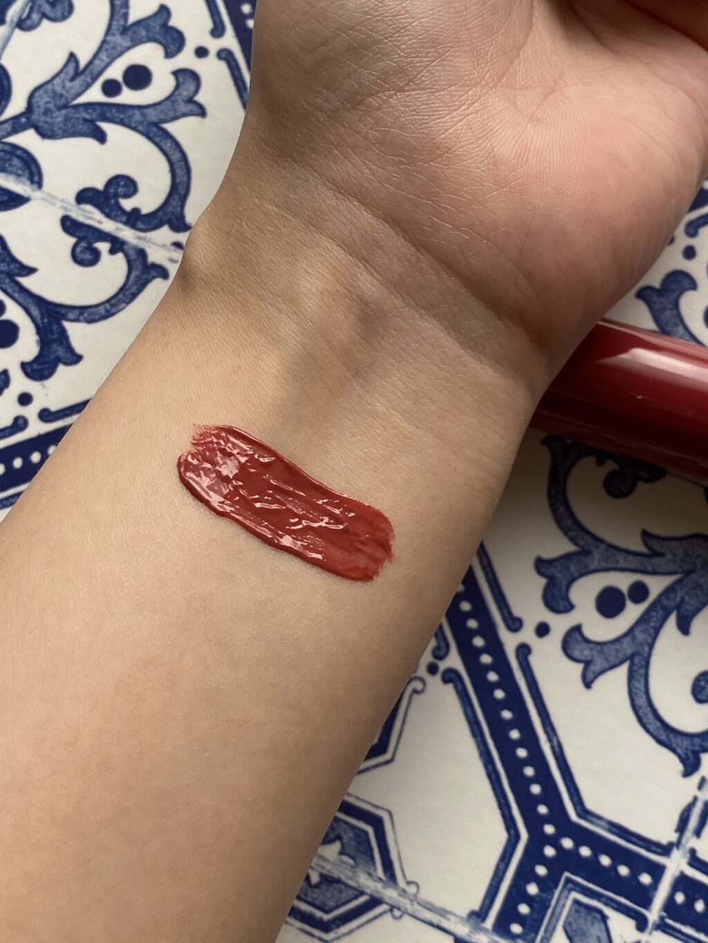 ジューシーラスティングティント/rom&nd/リップティントを使ったクチコミ（2枚目）