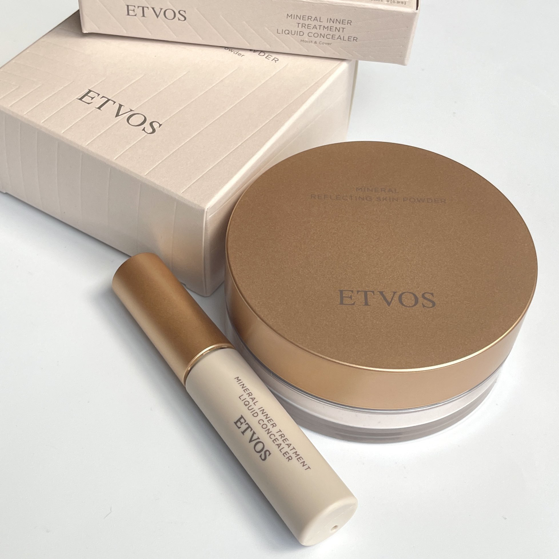 エトヴォスのベースメイク ミネラルインナートリートメントリキッド