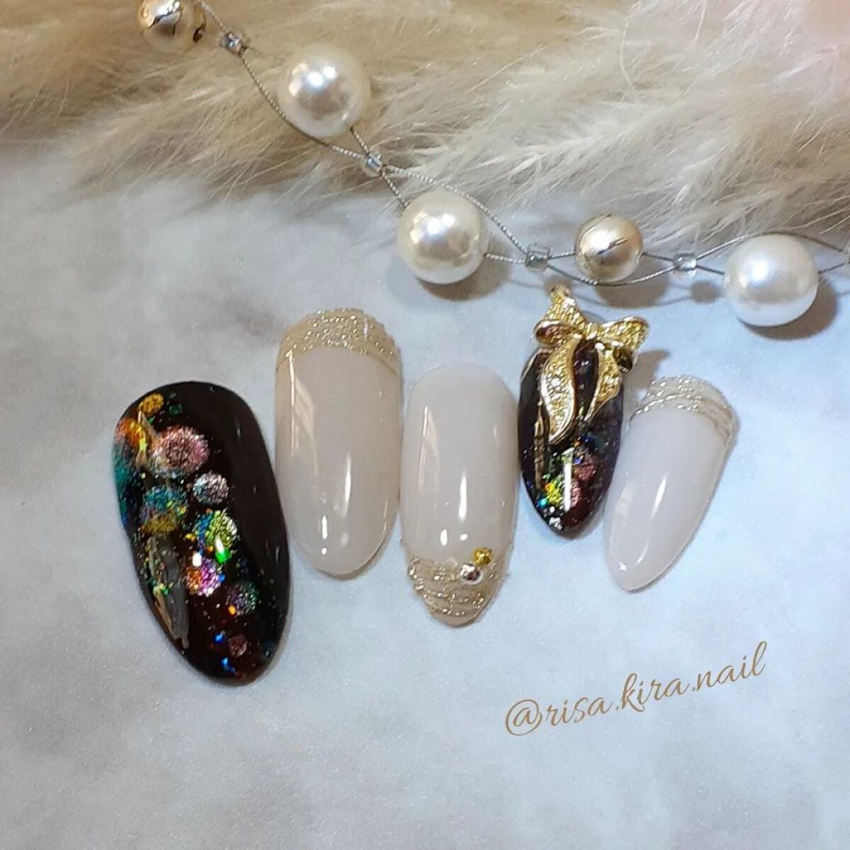 r.kira.nail on LIPS 「🤍🤍🤍前動画のクリスマスネイル🎄✨久々シュワシュワバブル😊簡単..」(1枚目)