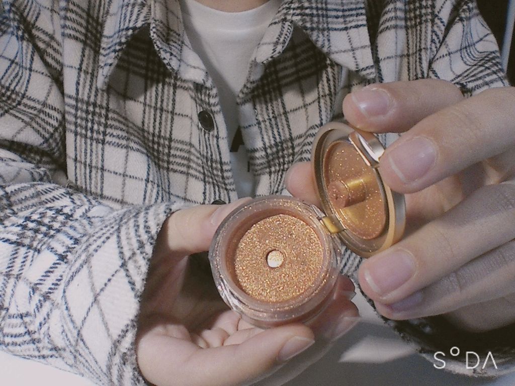 ミネラルピグメント/ONLY MINERALS/単色アイシャドウを使ったクチコミ(2枚目)