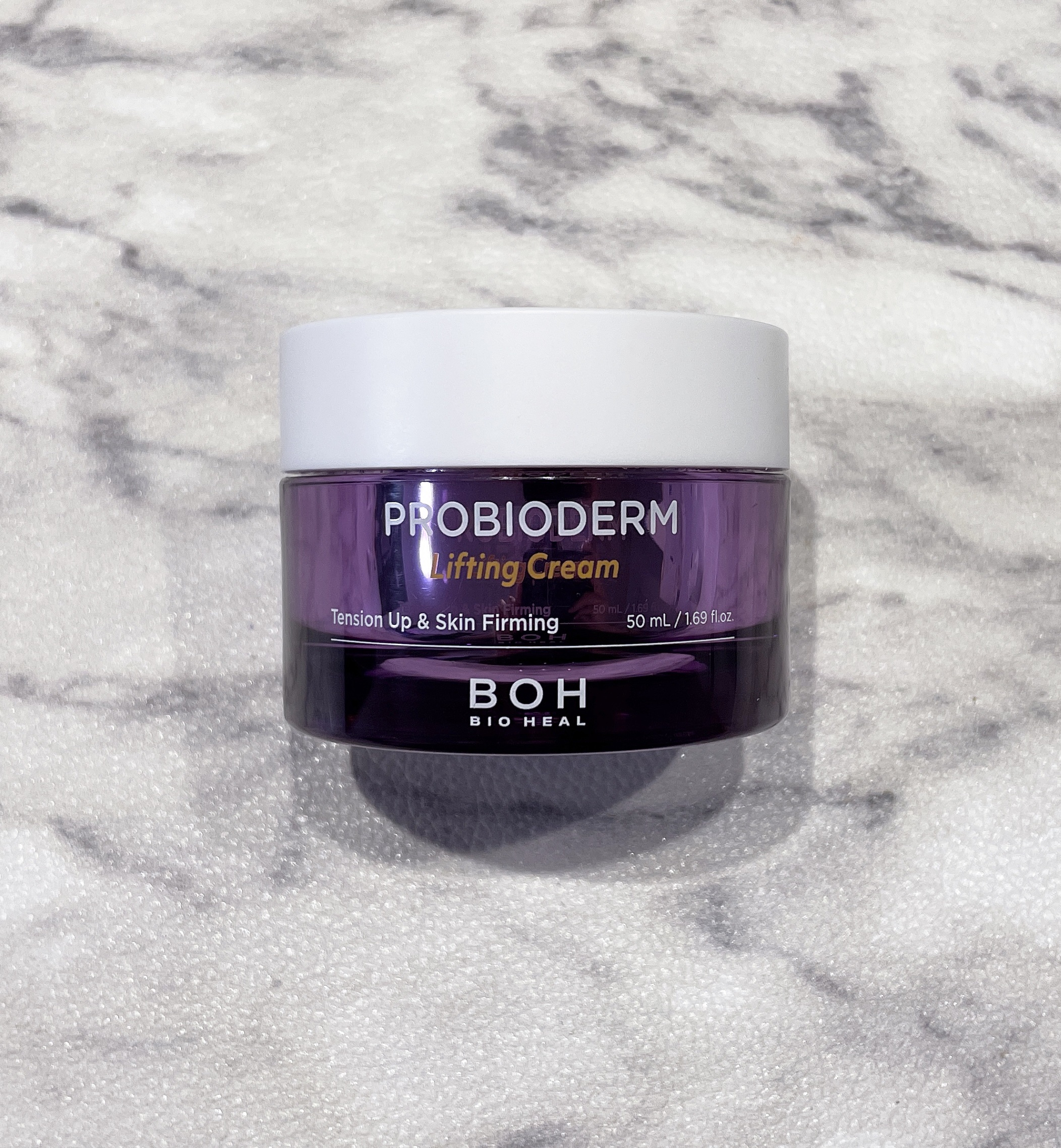 BIO HEAL BOH
プロバイオダーム リフティング クリーム

塗るハイフで人気！
ハリ、弾力に効くクリーム

【使用感】
こっくりとしたクリームですが、
べたべたしないので使用感はよかったです。
伸びもよく保湿もしっかりしてくれます