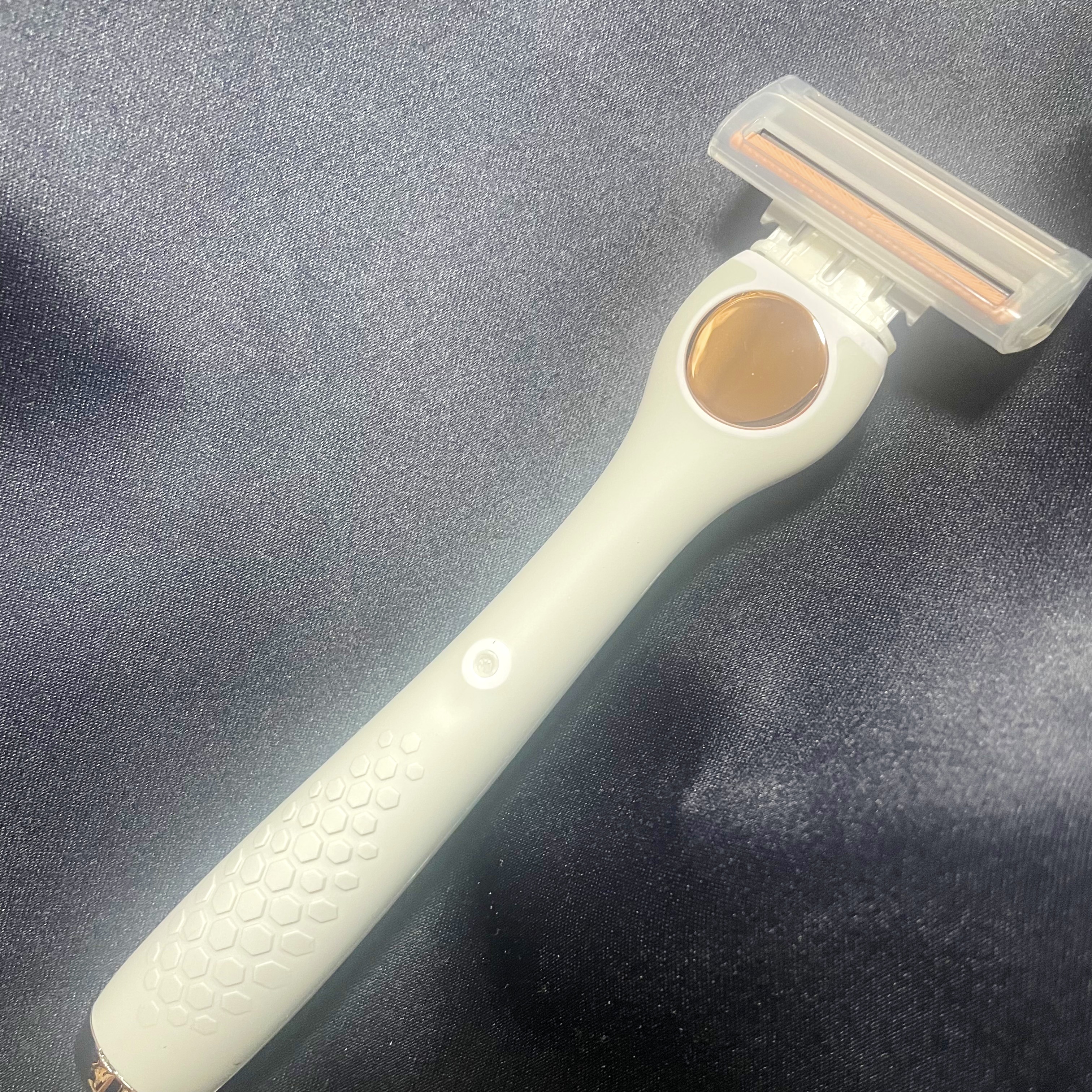 サロンプラス トーンアップ ボディシェーバー/サロンプラス/シェーバーを使ったクチコミ（1枚目）