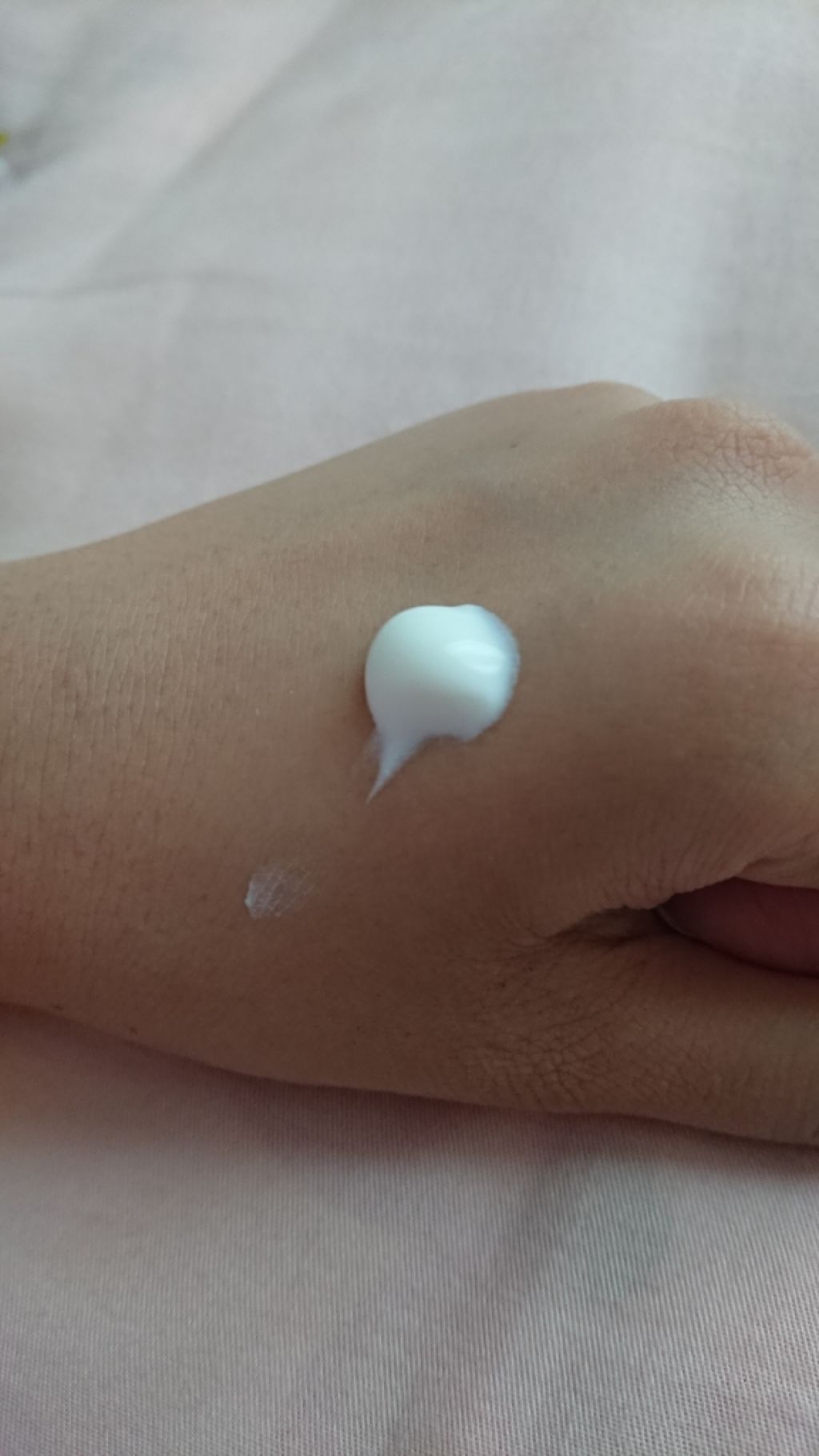 ブリリアンス トーンブライトニング ＷＨ/JERGENS(ジャーゲンズ)/ボディクリームを使ったクチコミ（3枚目）