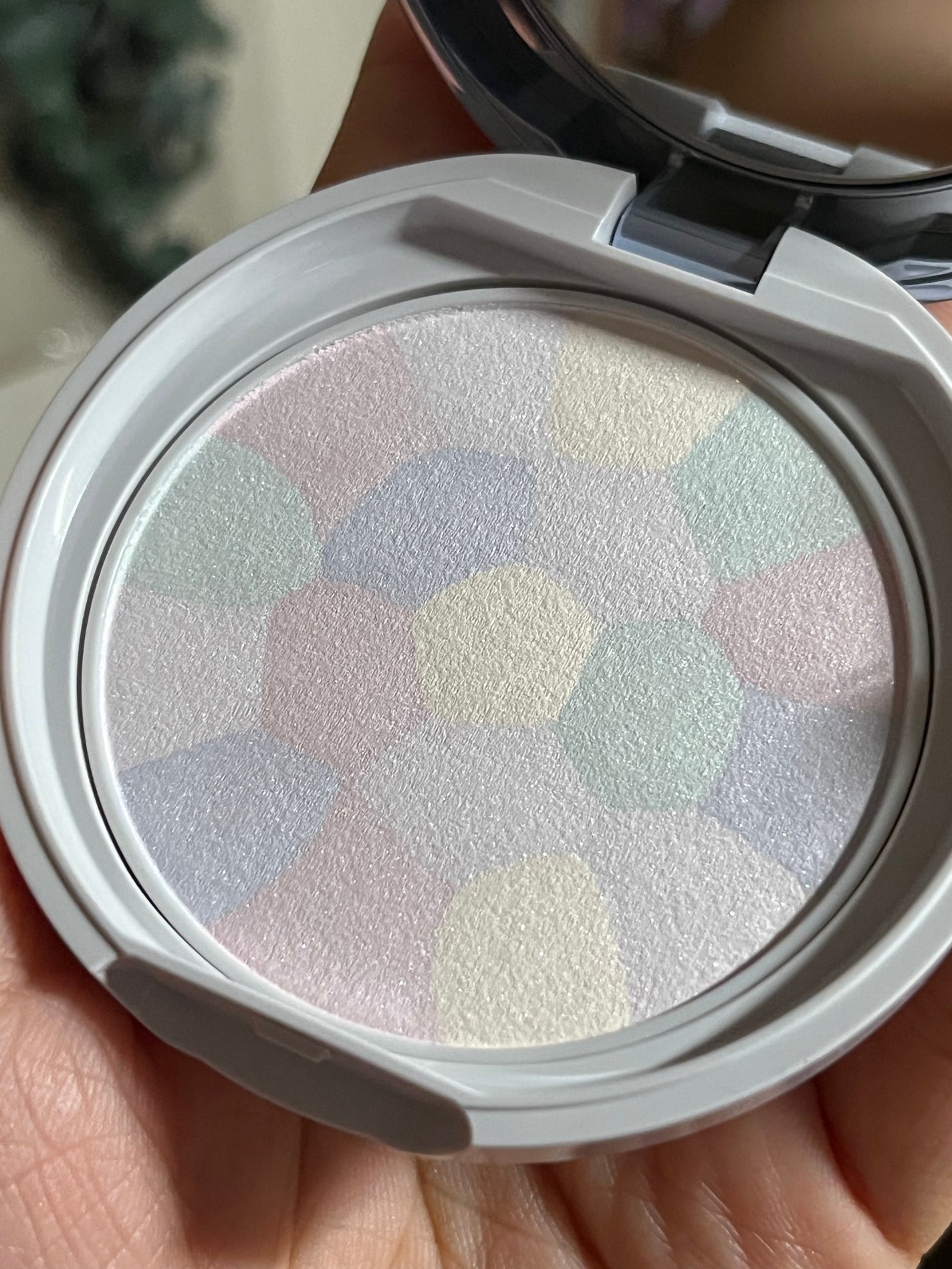 イルミネイティングフィニッシュパウダー ~Abloom~/キャンメイク/プレストパウダーを使ったクチコミ(4枚目)