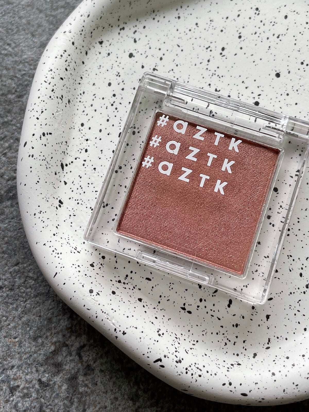 シングルアイシャドウ/aZTK/単色アイシャドウを使ったクチコミ(5枚目)