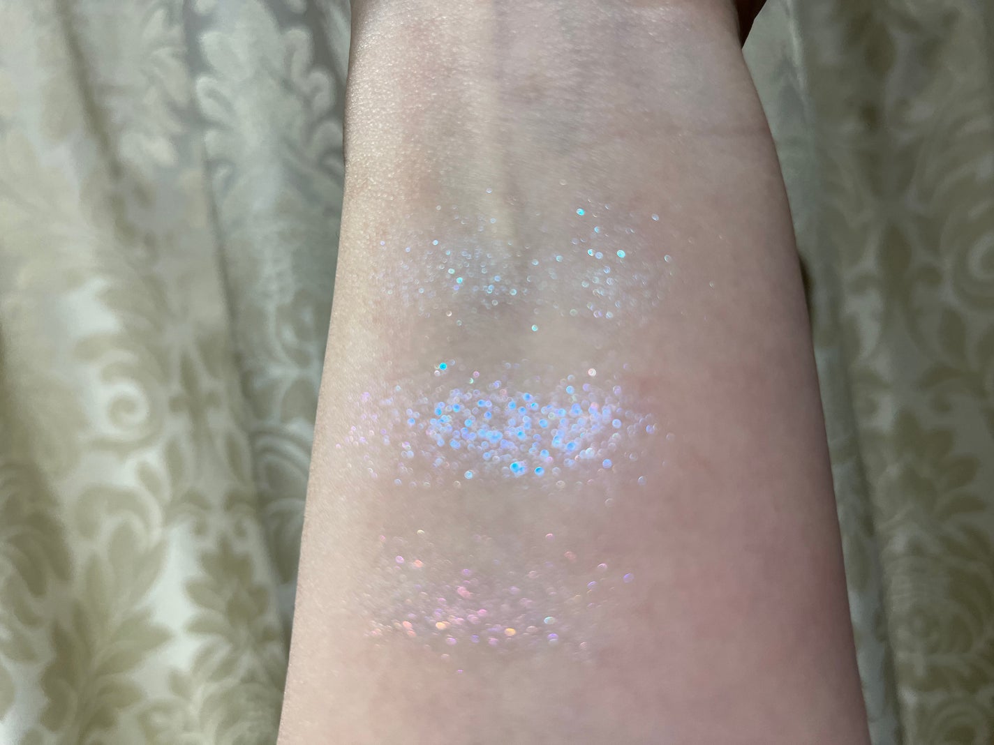 フィー グリッツストーンハイライター/fwee/パウダーハイライトを使ったクチコミ(3枚目)