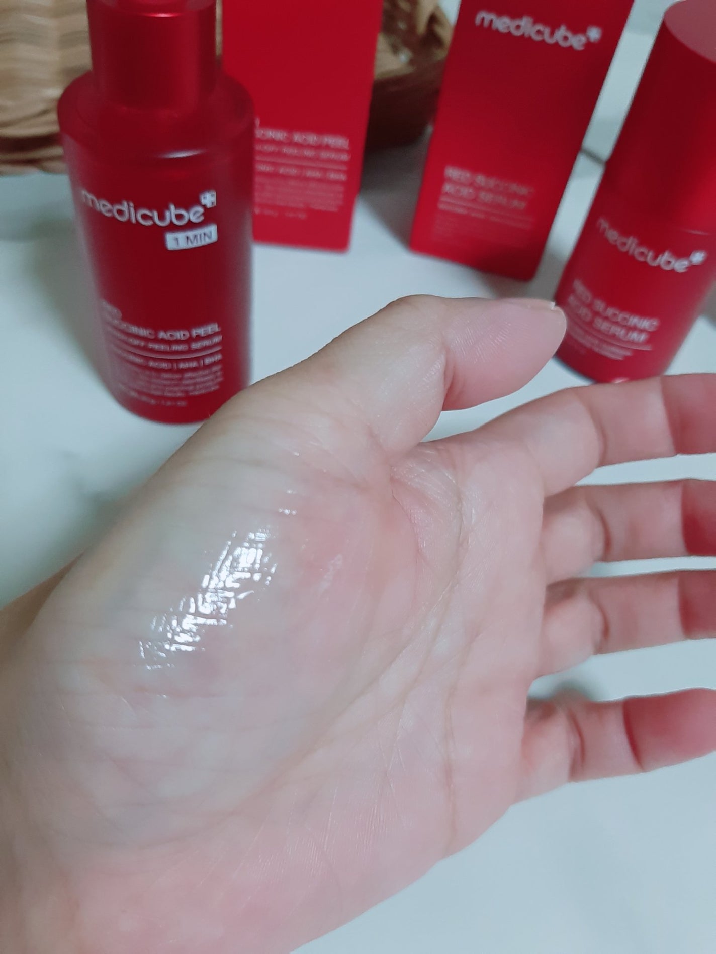 レッドアクネピーリングセラム/MEDICUBE/美容液を使ったクチコミ(4枚目)