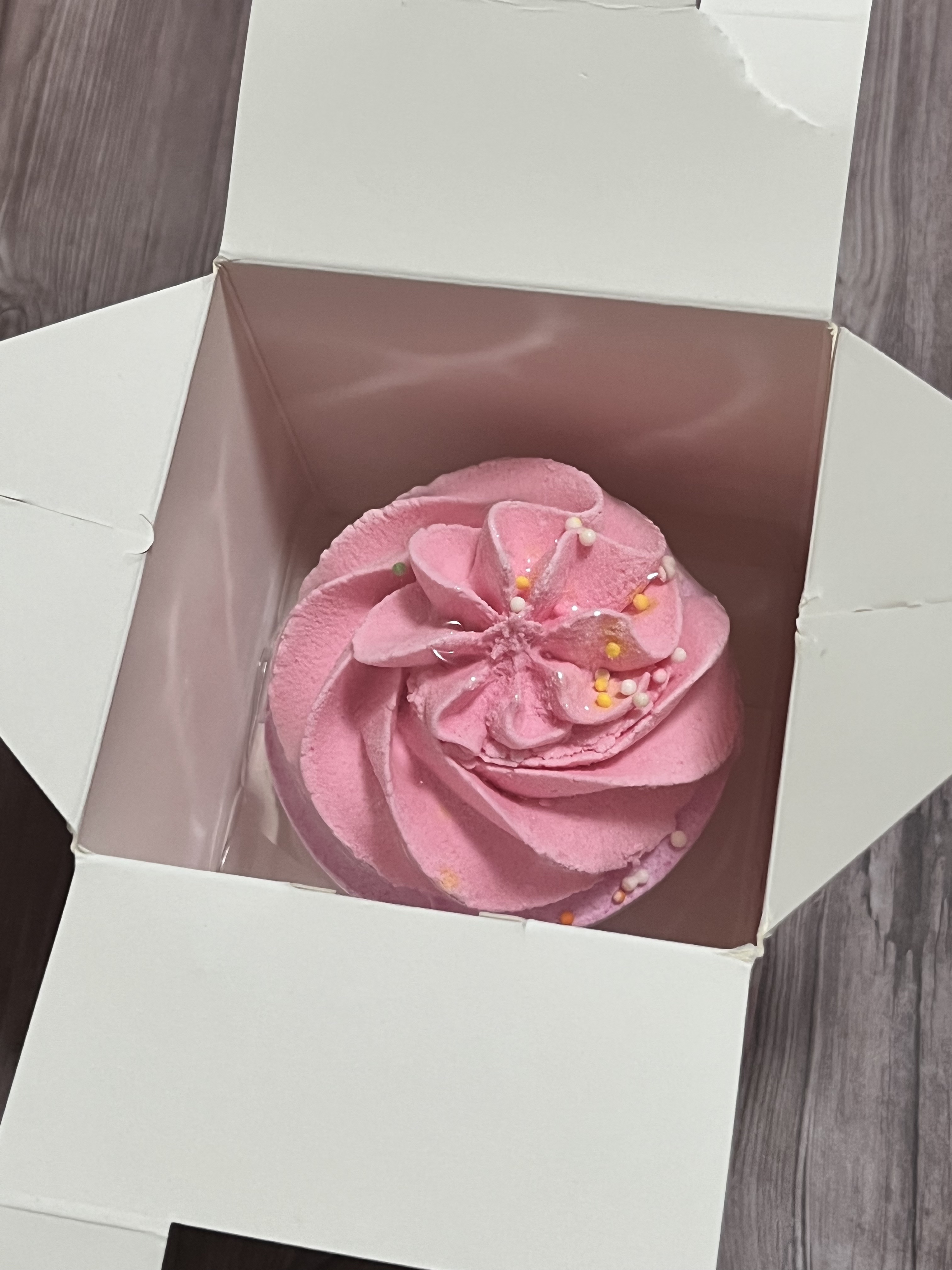 カップケーキバスボム/SMV JAPAN/炭酸系入浴剤を使ったクチコミ（3枚目）