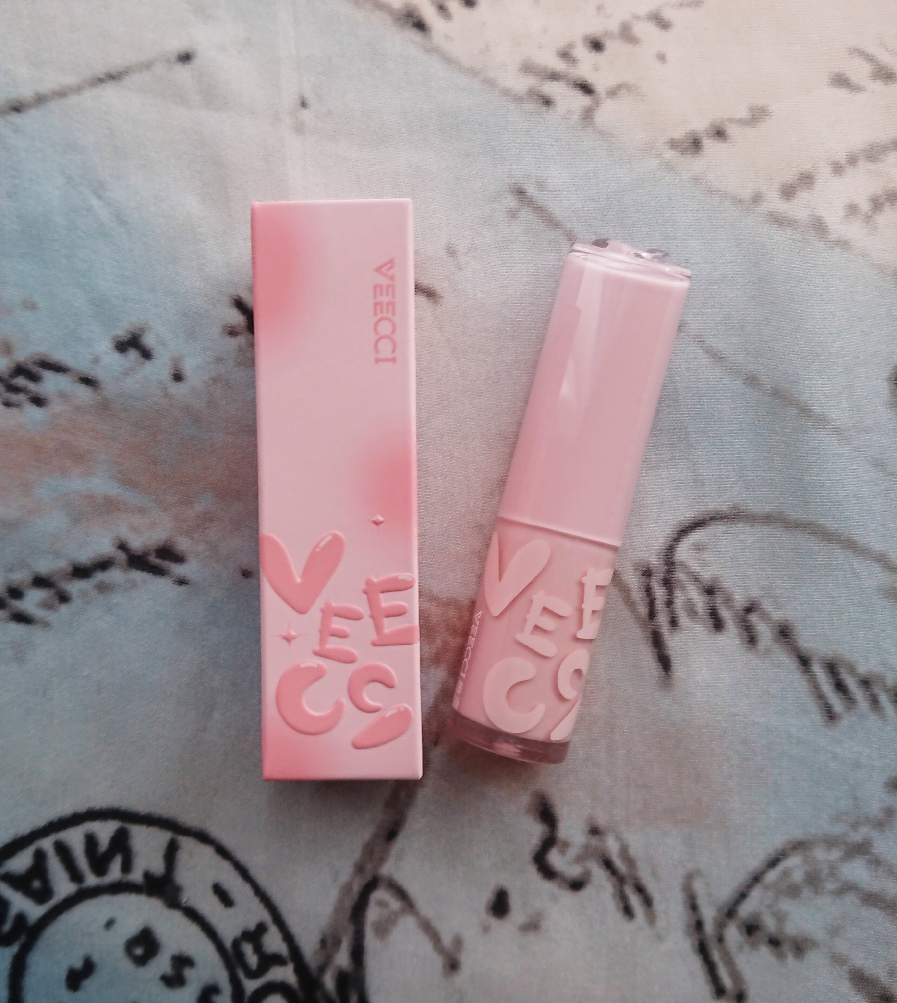 アクアエッセンスリップ/VEECCI/リップクリームを使ったクチコミ（1枚目）