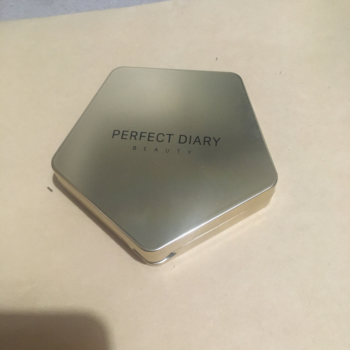 スターダストダイヤモンドハイライトパウダー 05 シャンパンピンク/PERFECT DIARY/パウダーハイライトを使ったクチコミ（2枚目）