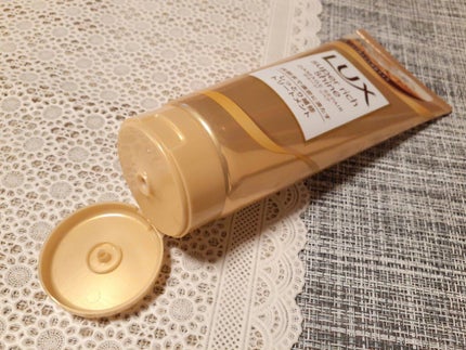 スーパーリッチシャイン ダメージリペア リッチ補修トリートメント/LUX/洗い流すヘアトリートメントを使ったクチコミ(2枚目)