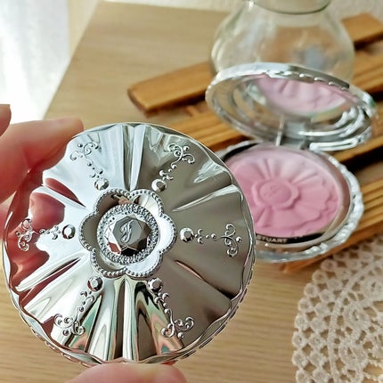 ジルスチュアート パステルペタル ブラッシュ/JILL STUART/パウダーチークを使ったクチコミ(1枚目)