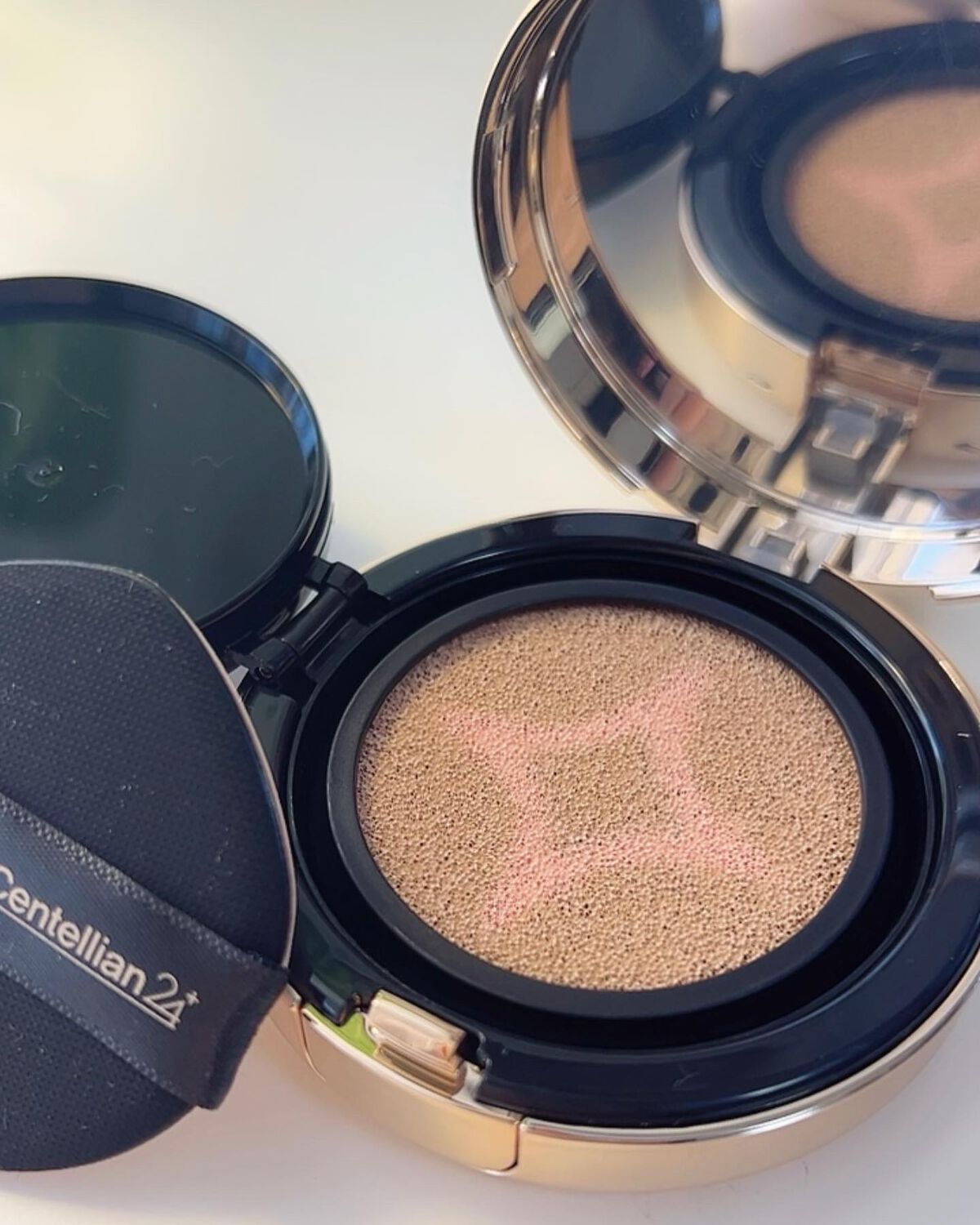 マデカグロウベールカバークッション ケース（ゴールド）/センテリアン24/クッションファンデーションを使ったクチコミ（3枚目）