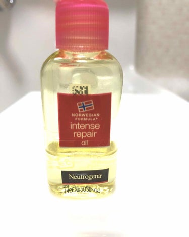 ✨Neutrogena intense repair oil✨

サンプル記録📝

使用感は、ベビーオイルと同じ。

お風呂上がりに、濡れたままの体に塗布。

一週間弱使用したが、もっちりとした仕上がり