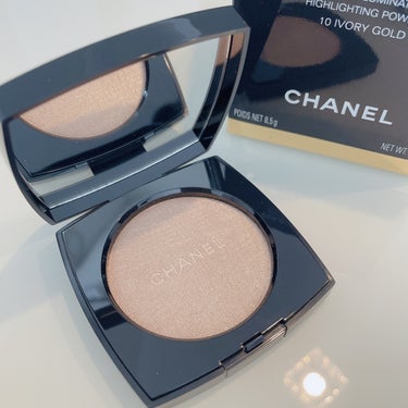 CHANEL
プードゥル ルミエール

10アイヴォリーゴールド
ラグジュアリーの極み。。
CHANELのハイライトはもう神がかる美しさ。
こちらはほんのりピンクみもあるシルバーのまばゆいラメ。もう一つ