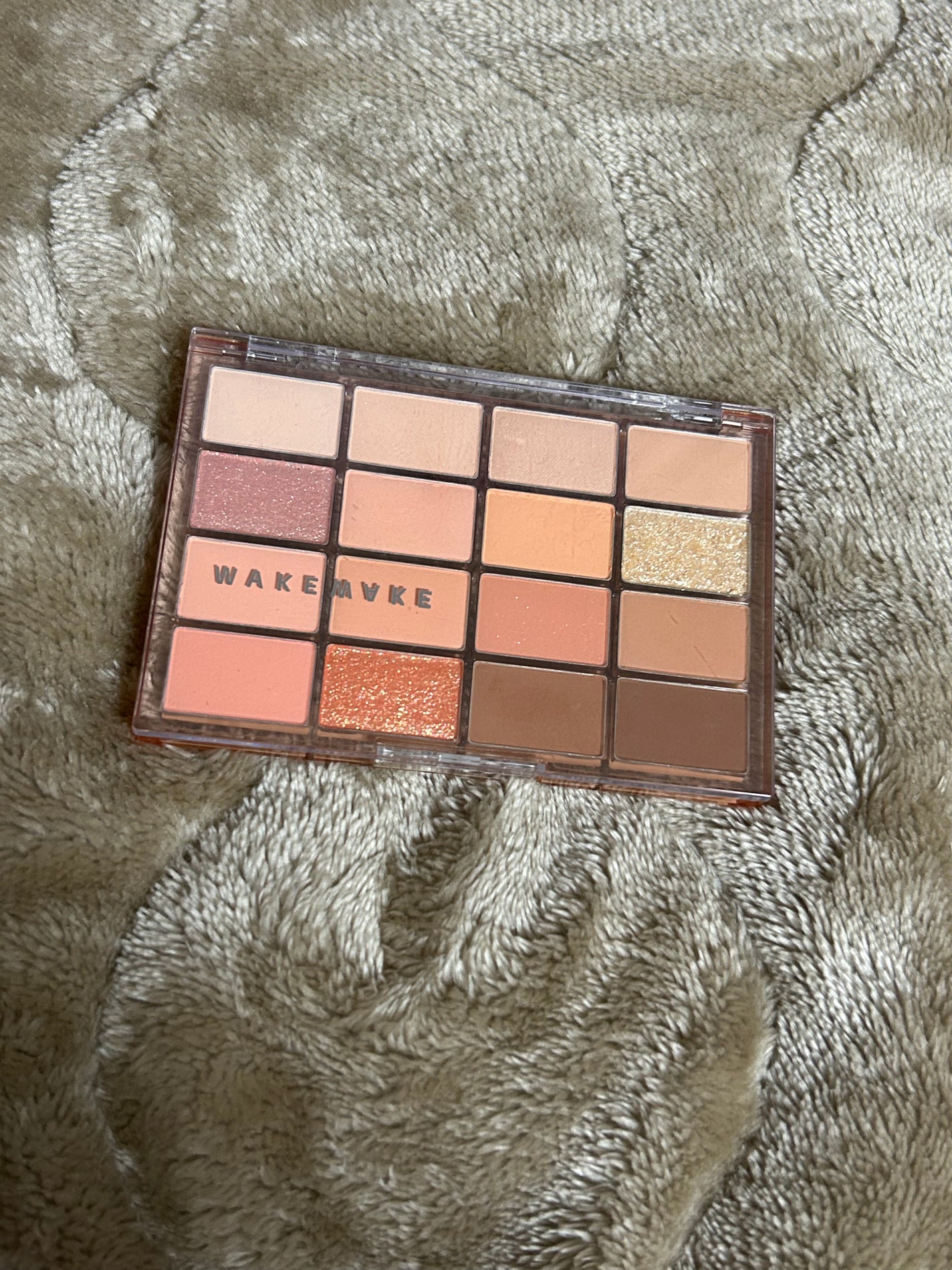 ソフトブラーリングアイパレット/wakemake/アイシャドウパレットを使ったクチコミ(1枚目)
