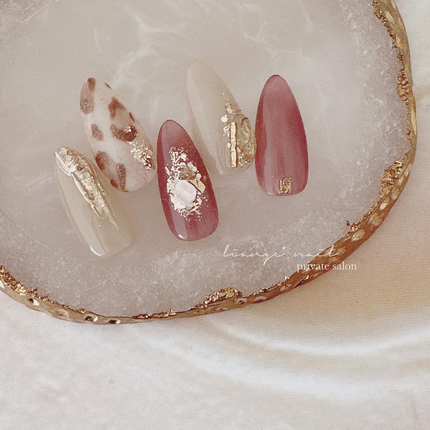 #ネイル,#大人ニュアンスネイル,#ニュアンスネイル,#ジェルネイル,#レオパードネイル,#秋ネイル,#冬ネイル,#シェルネイルのネイルデザイン