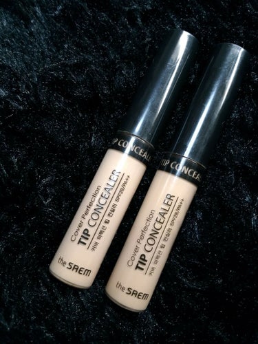 theSaem TIP CONCEALER 02  1.5を今回購入しました。
この商品はSNSなどでもすごく評価の高い商品です。

良かった点は、すごく伸びがいいこと、しっかりカバーしてくれるのに厚塗