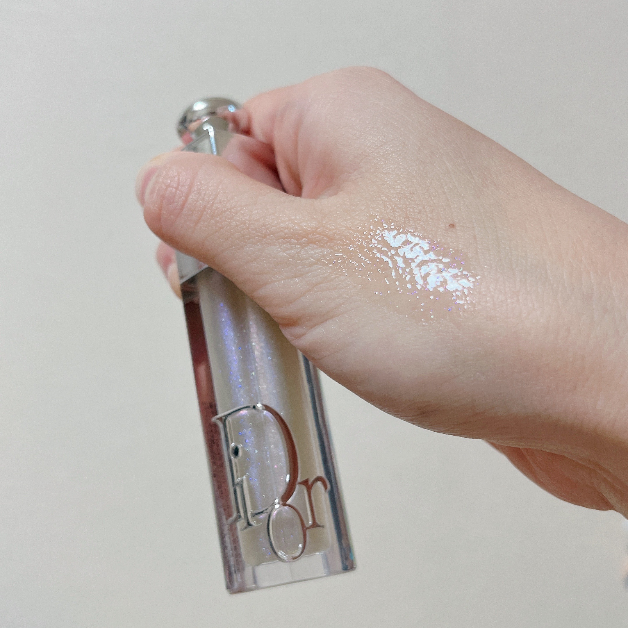 ディオール アディクト リップ マキシマイザー 050 ホログラフィック シルバー（ホリデー 2023 数量限定色）/Dior/リップグロスを使ったクチコミ（2枚目）