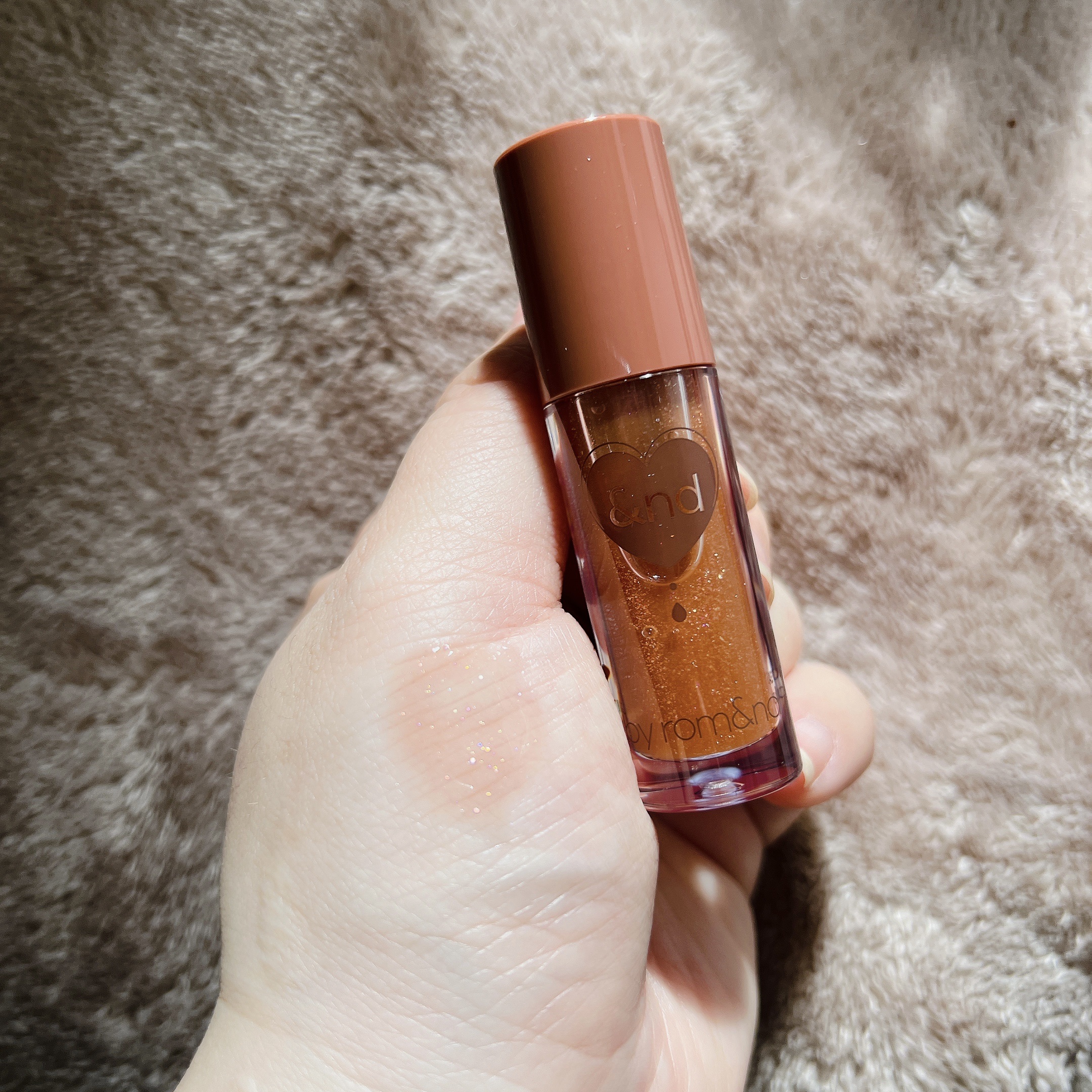 グラッシーコーティンググロス/&nd by rom&nd/リップグロスを使ったクチコミ（3枚目）