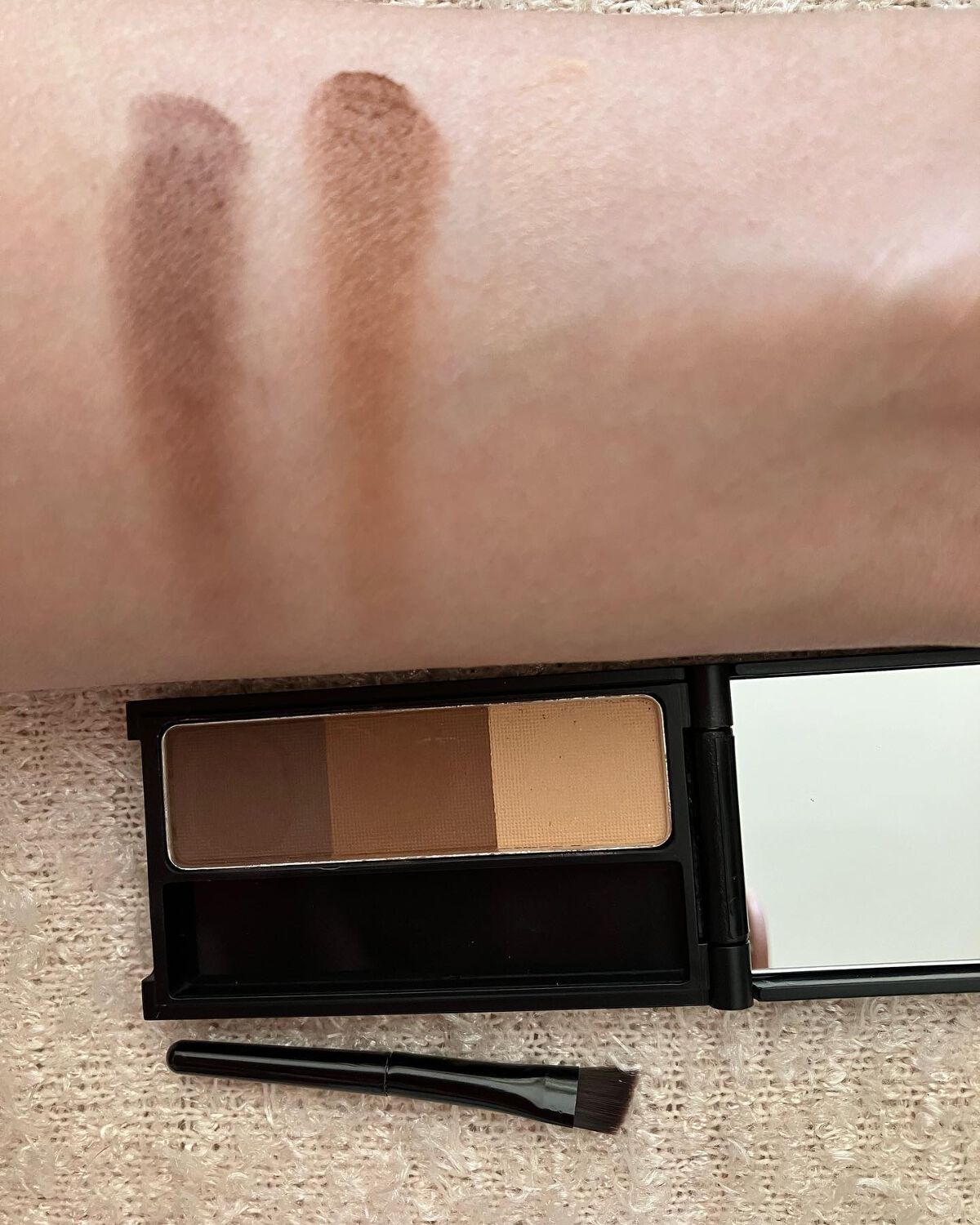 U R GLAM UGT‌︎ ︎アイブロウパウダー01bのクチコミ「UR GRAMのアイブロウパウダー⸜(๑⃙⃘'ω'๑⃙⃘)⸝
UGT-EP- 01bレッドブラ.....」（2枚目）