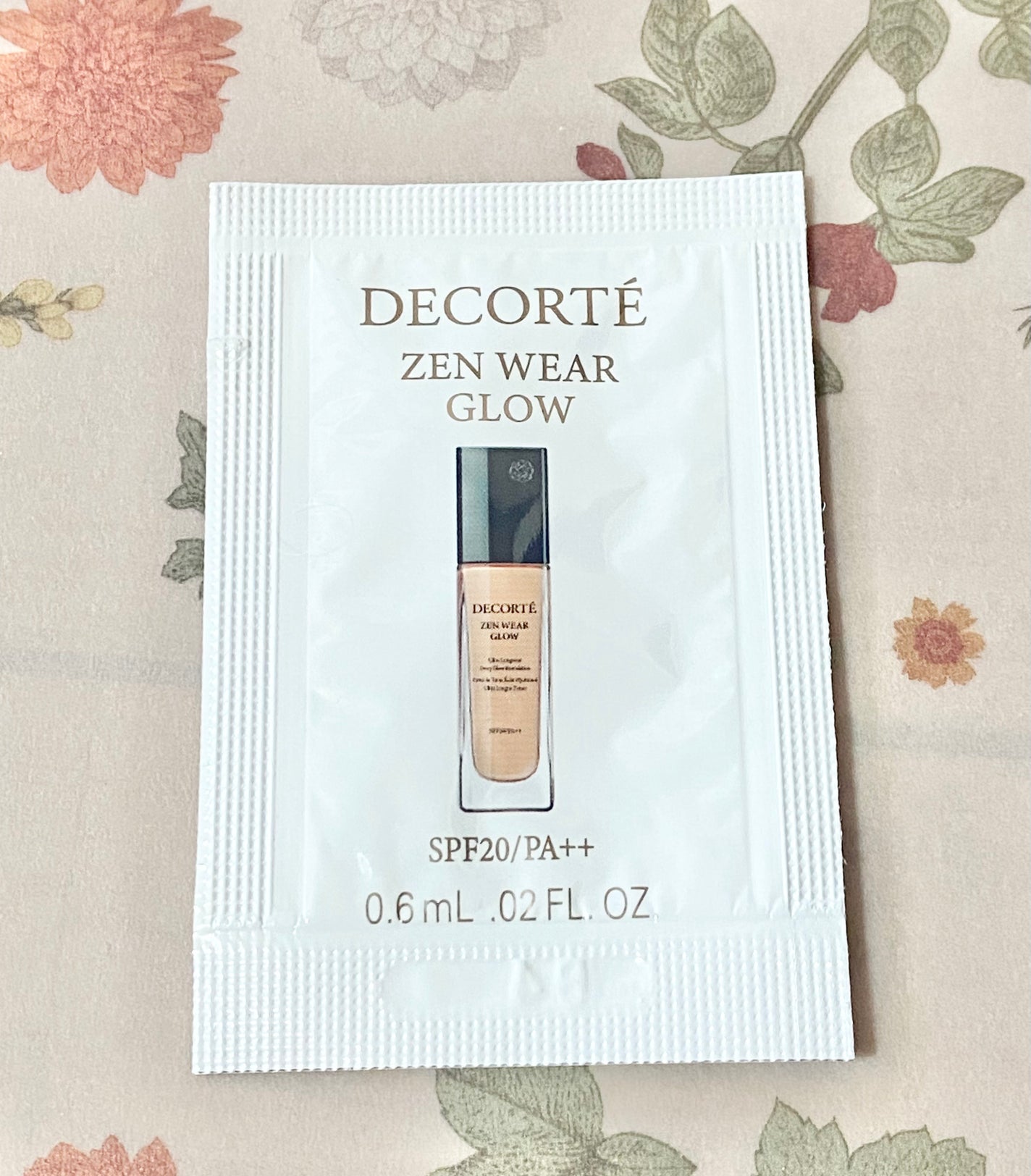 ゼン ウェア グロウ/DECORTÉ/リキッドファンデーションを使ったクチコミ(1枚目)