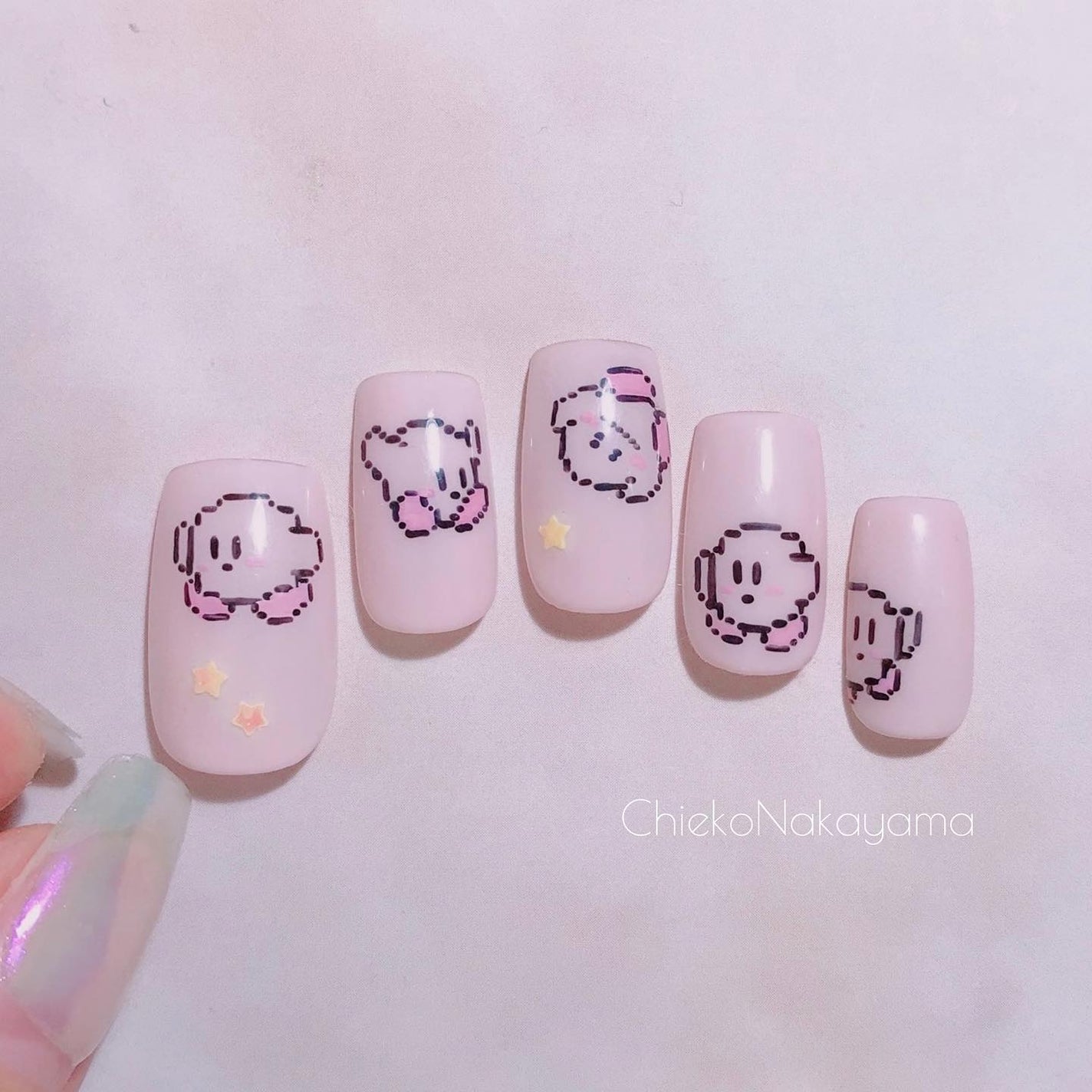 なかやまちえこ on LIPS 「数年前に作ったカービィ8ビットネイル💅⠀⠀インスタライブ前に探..」(1枚目)
