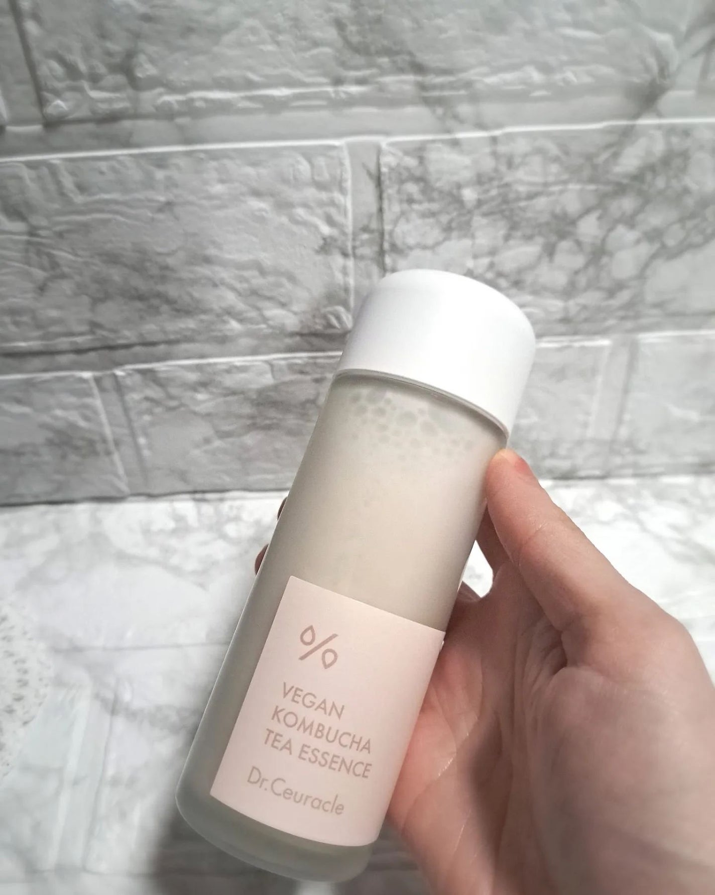 ヴィーガンコンブチャ ティー エッセンス/Dr.Ceuracle/オールインワン化粧品を使ったクチコミ(4枚目)