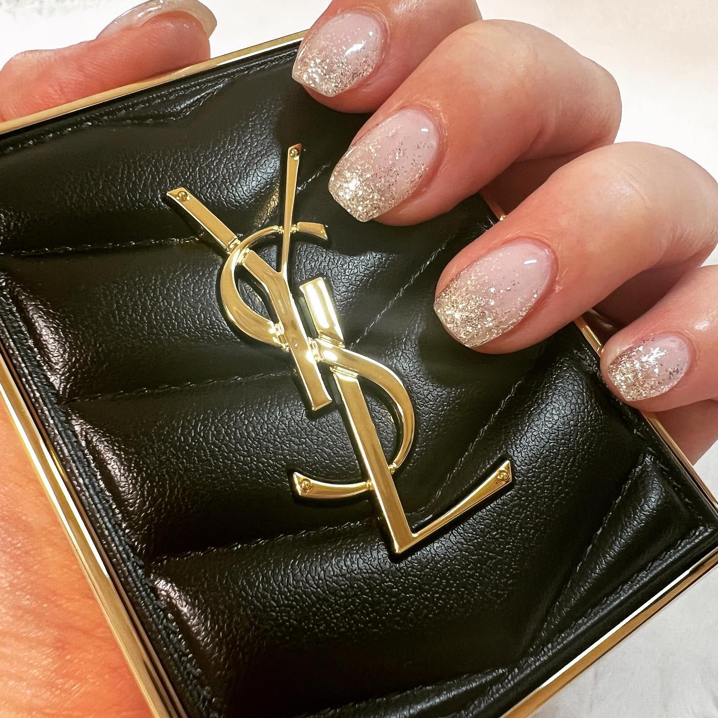 クチュール ミニ クラッチ/YVES SAINT LAURENT BEAUTE/アイシャドウパレットを使ったクチコミ（1枚目）