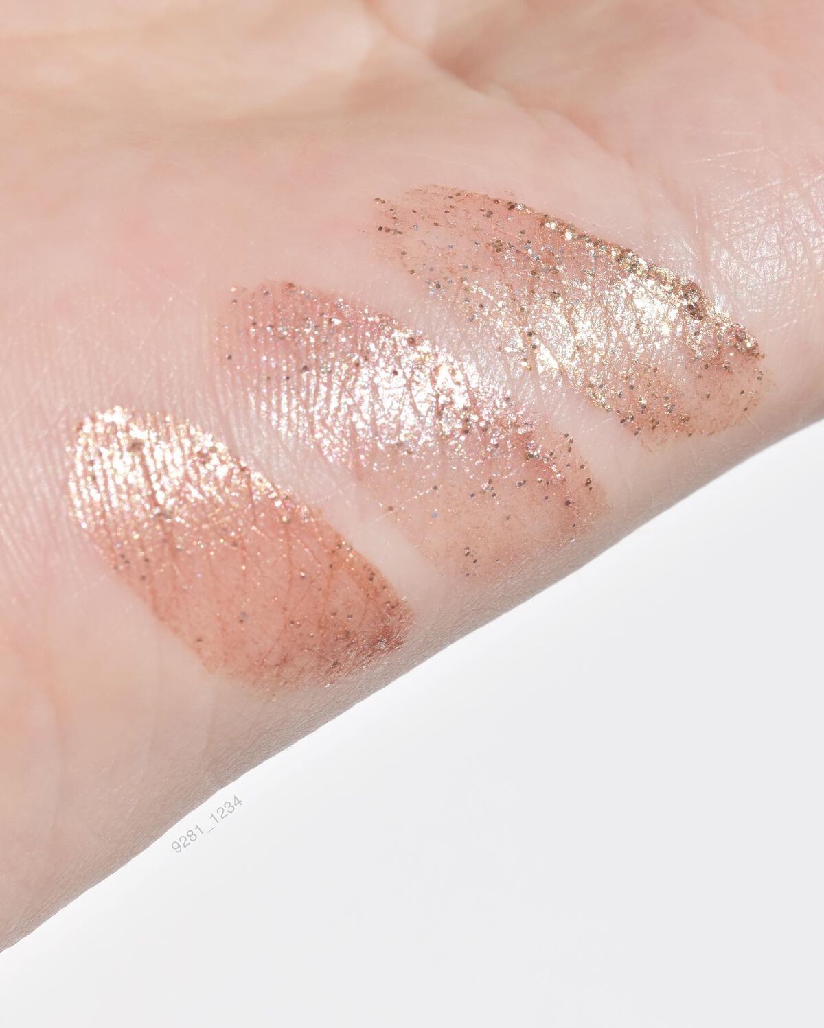 ダズリングリキッドグリッター/IM UNNY/グリッターを使ったクチコミ（3枚目）