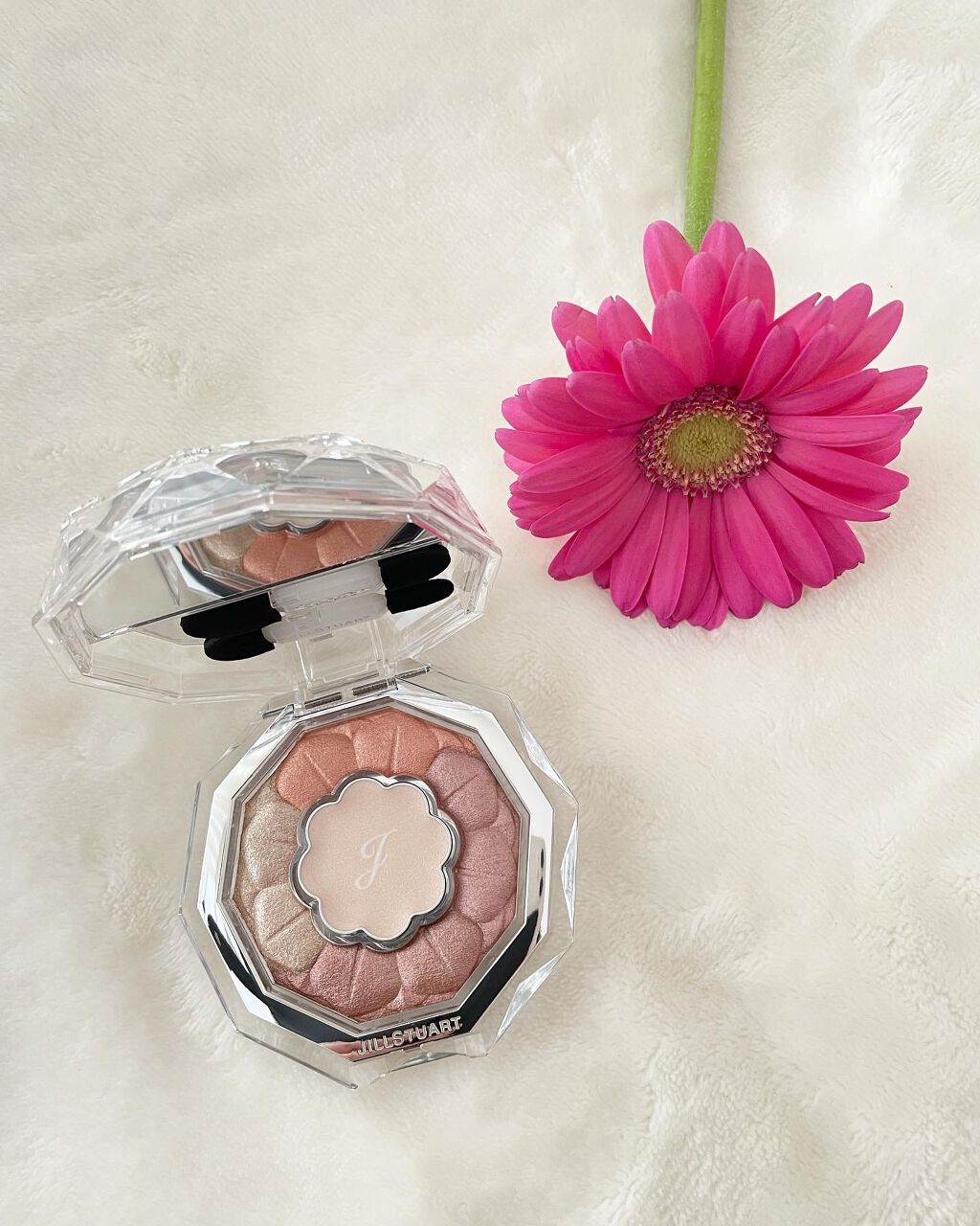 ジルスチュアート ブルームクチュール アイズ 02 tender poppy/JILL STUART/アイシャドウパレットを使ったクチコミ（2枚目）