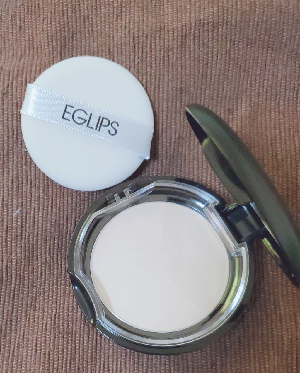 ブラーパウダーパクト 23号/EGLIPS/パウダーファンデーションを使ったクチコミ（2枚目）