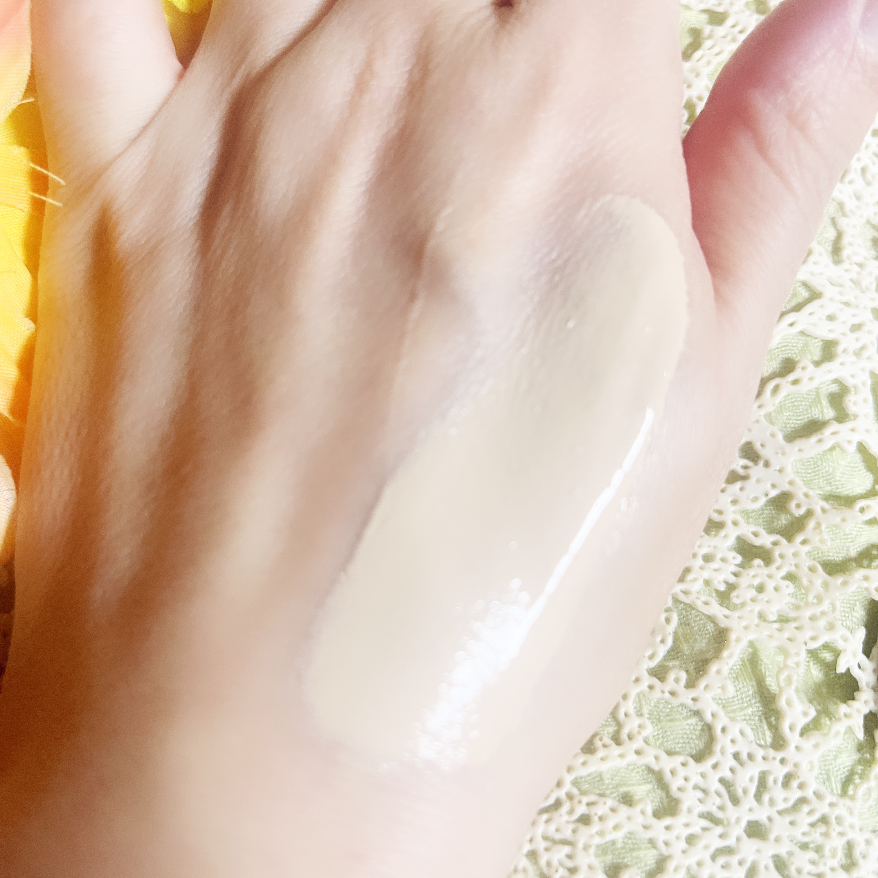 REVLON カラーステイ ロングウェア メイクアップのクチコミ「#PR #REVLON

私は今回バフ(150)を使っています。

保湿成分、ヒアルロ.....」（3枚目）