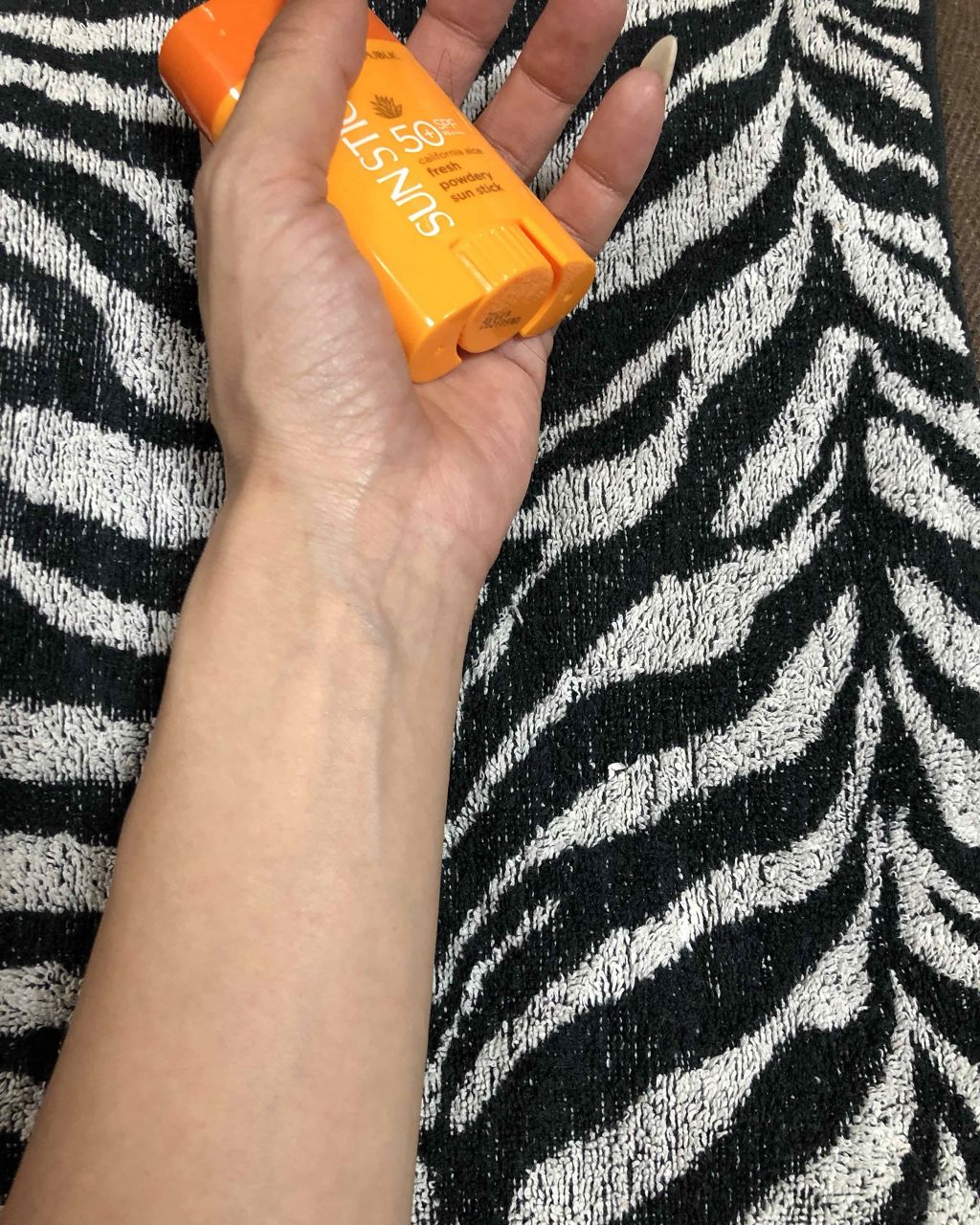 サラサラSUNデュオ サンスティック /ネイチャーリパブリック/日焼け止めスティックを使ったクチコミ（3枚目）