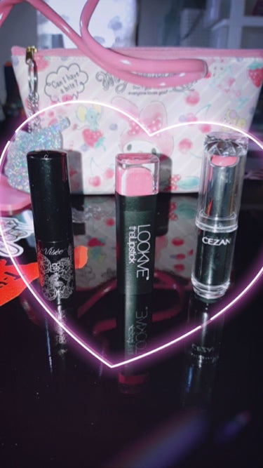 ずっと愛用している
私のお気に入りのリップ💄💕
ヴィゼ           RD463
LOOKME    LML03
CEZANNE   PK11
