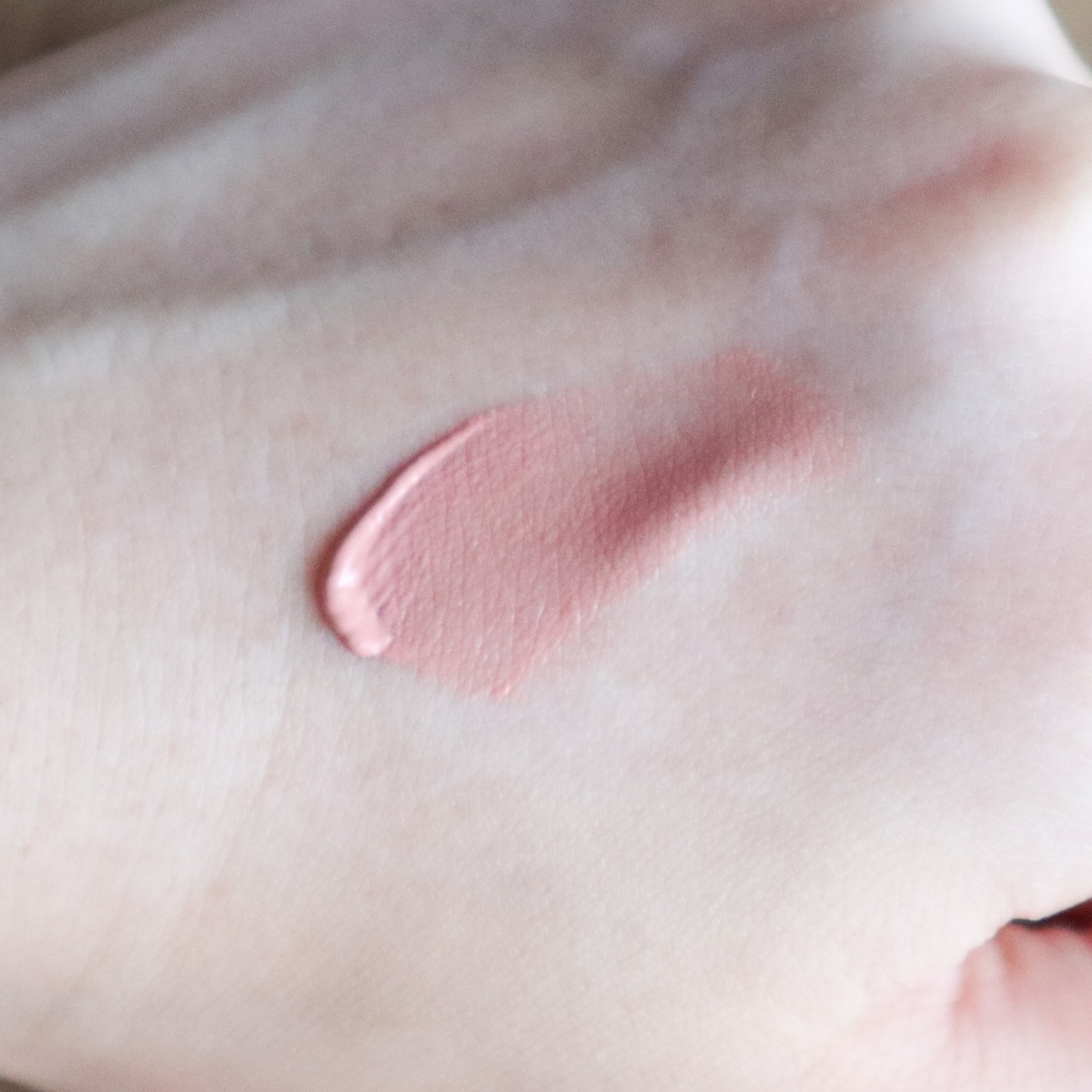 ブルーミング エディション リップ パラダイス シアー デュー ティンティド リップスティック S202 ビクトリア/DEAR DAHLIA/口紅を使ったクチコミ（3枚目）