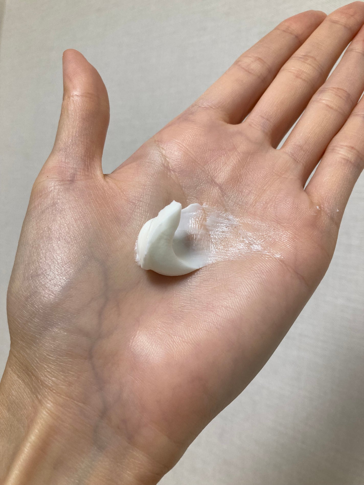 ヴァイブラント ベルガモット ボディクリーム/THE BODY SHOP/ボディクリームを使ったクチコミ(4枚目)