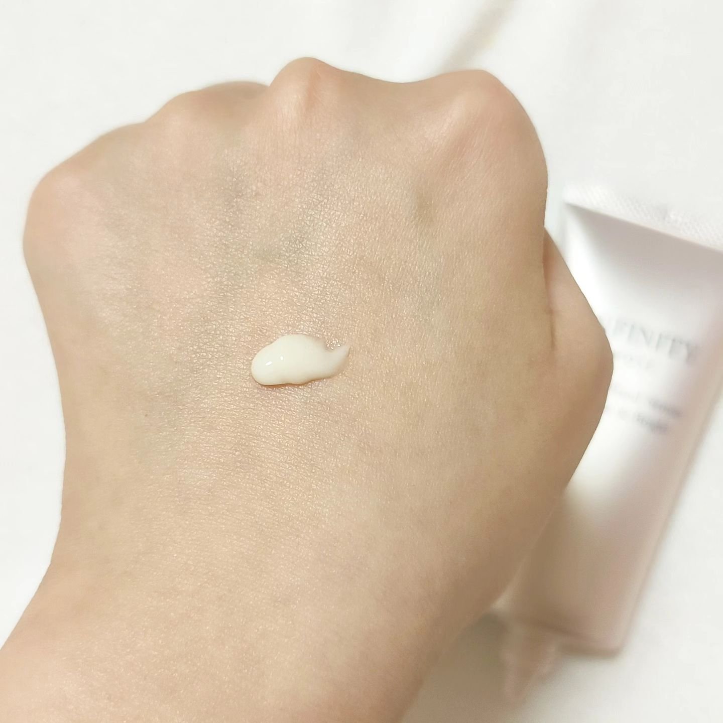 インフィニティ　ビューティーハンドセラム リンクル＆ブライト [医薬部外品]/インフィニティ/ハンドクリームを使ったクチコミ（3枚目）